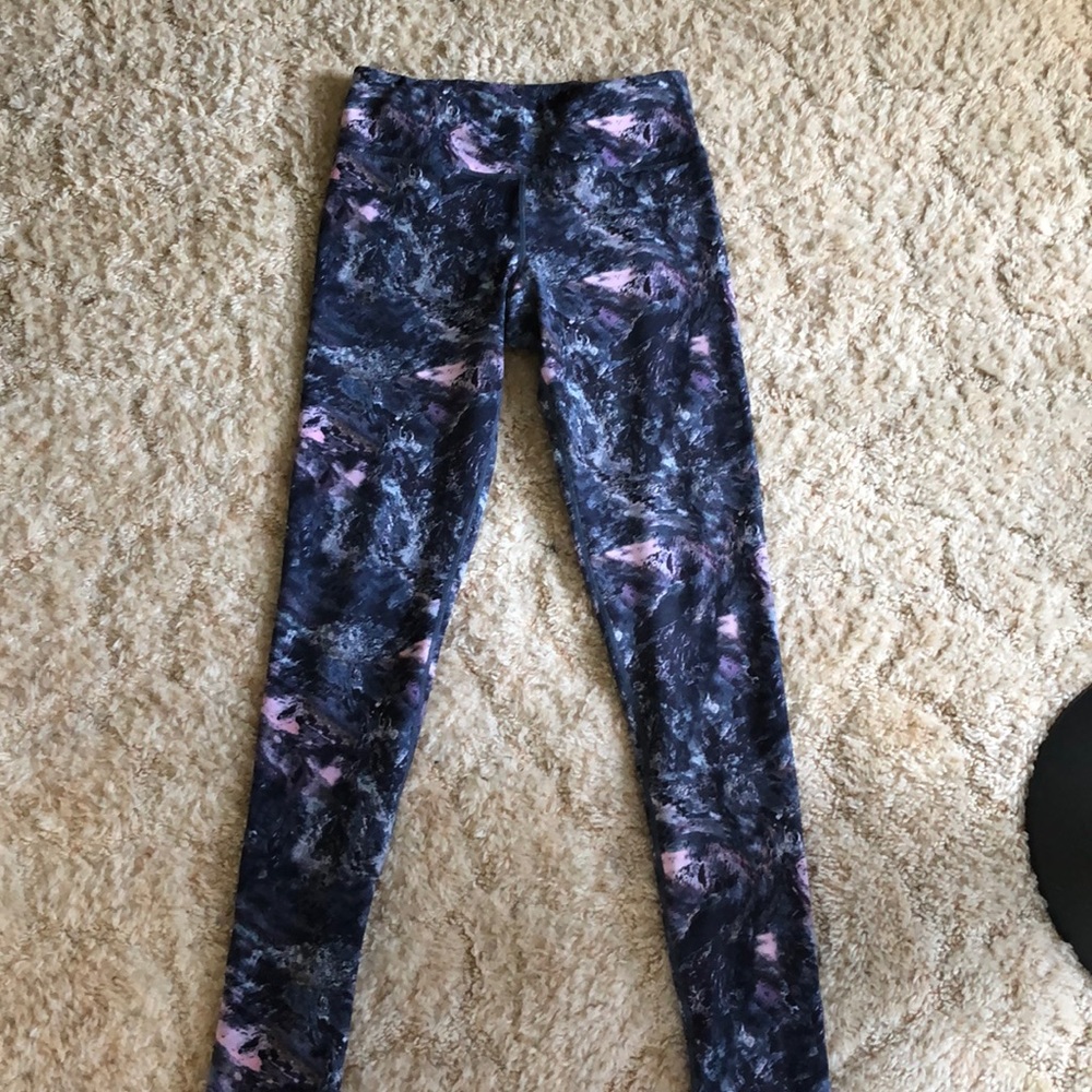 Lululemon wunder under legging Marble pink size 4